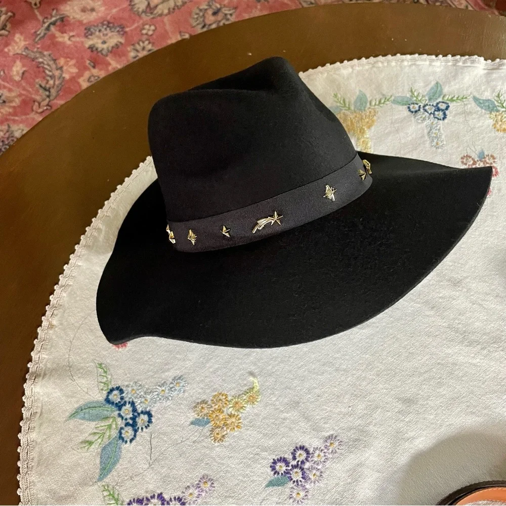Lucky Brand  Gold Charm Ranger Hat. 100% Wool. Black w/ Black Ribbon. One Size